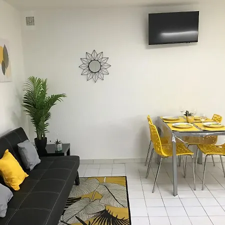Sun, Parking, Centre , Proche Sanctuaires Apartment