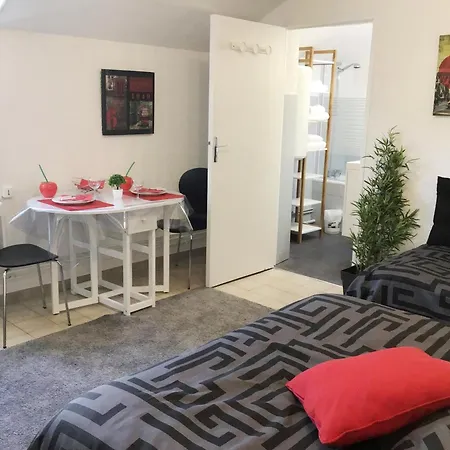 Sun, Centre Ville, Parking, Proche Sanctuaire Lourdes