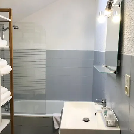 Sun, Centre Ville, Parking, Proche Sanctuaire 公寓