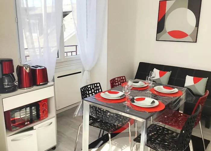 Atena, Parking, Centre , Proche Sanctuaires *