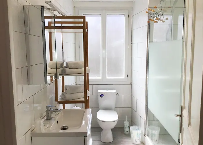 Atena, Parking, Centre , Proche Sanctuaires Lourdes