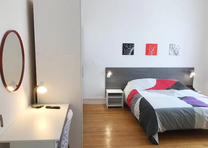 Atena, Parking, Centre , Proche Sanctuaires