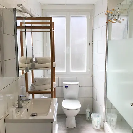 Sun, Centre Ville, Parking, Proche Sanctuaire 卢德