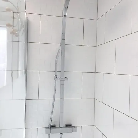 Sun, Centre Ville, Parking, Proche Sanctuaire 卢德